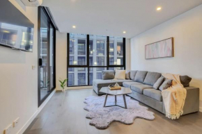 The Ascot - Brand New Luxurious Flemington Apt